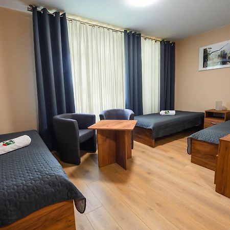 Pokoje Goscinne Modr Karniowice Esterno foto